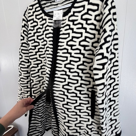 Sioni black and white graphic knit cardigan size L NWT - Picture 5 of 15